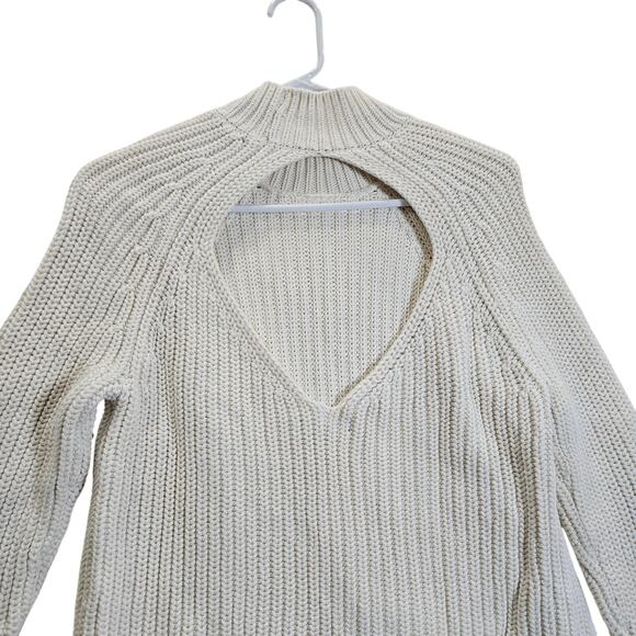 Kendall and Kylie Cream Chunky Cable Knit Mock Neck Sweater Cut Out Back Small - Picture 3 of 8